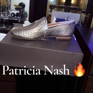 New in Box Patricia Nash Gold Metallic Loafers for Women SIZE 7 M